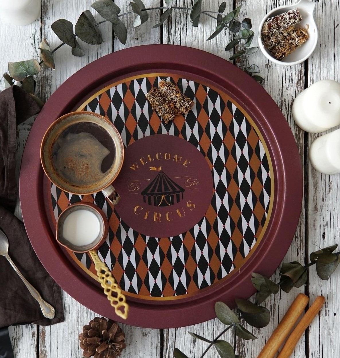  Ø370 mm Round Metal Tray  Vintage Circus Elegance